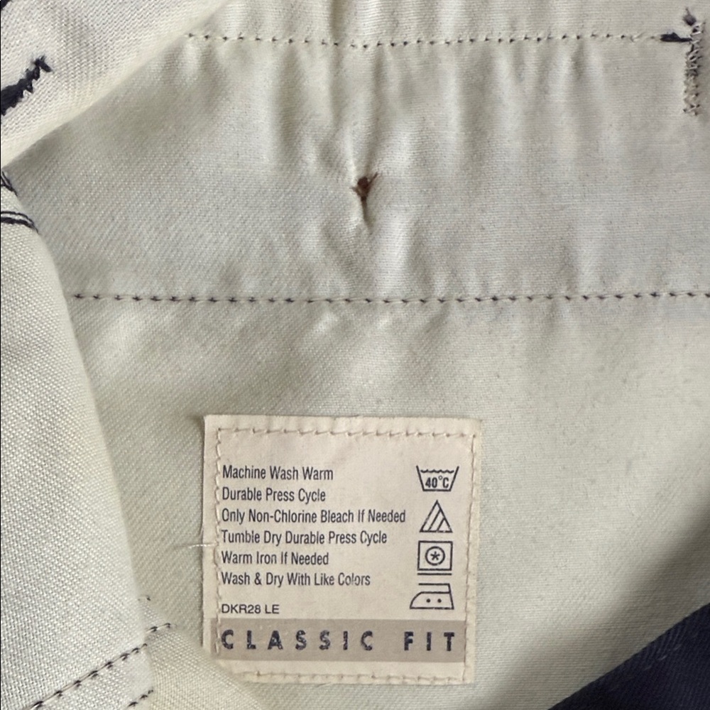 Dockers Navy signature Iron free Khakis Classic Fit Defender (Big&Tall) - Picture 4 of 12